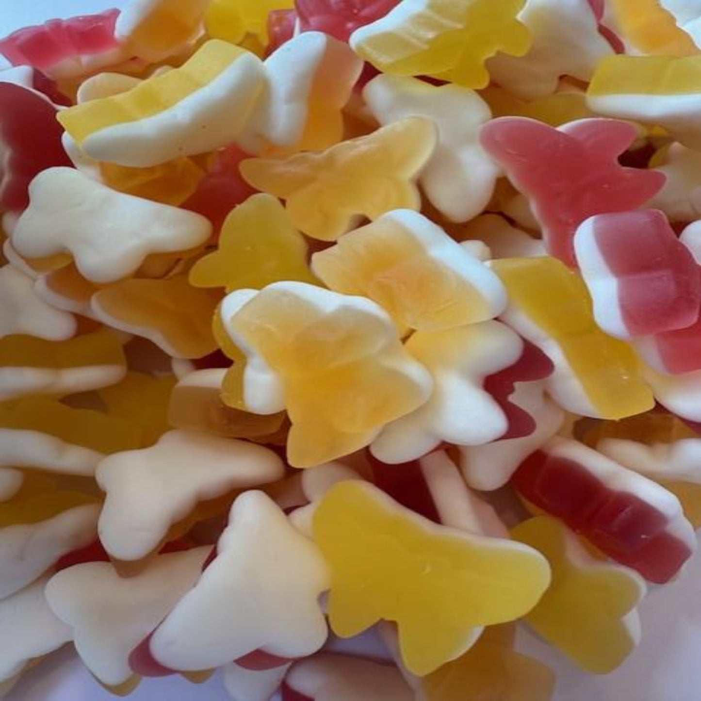 Duo Fruity Butterflies gummy and foam candy from Sweden